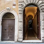 Roma Centro Storico - Palazzo Avila \'500