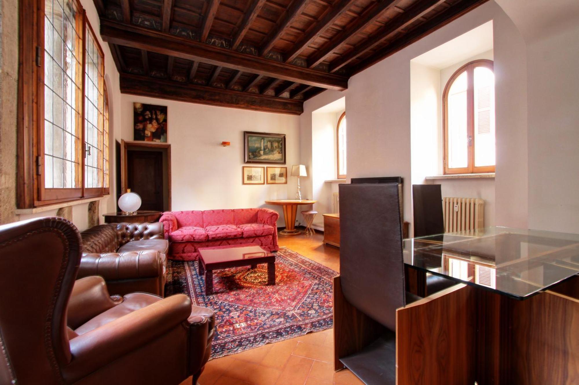 Centro Storico - Palazzo Avila '500 Apartment Rom