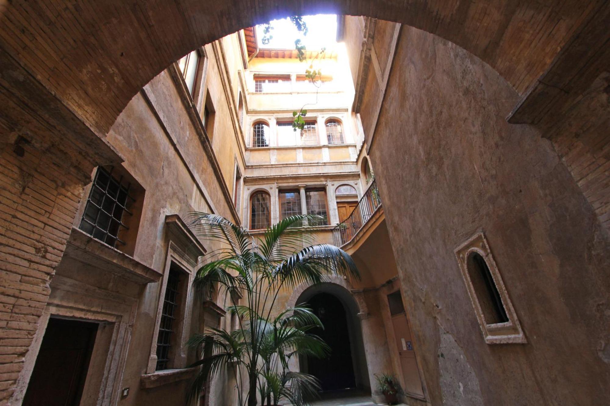 Centro Storico - Palazzo Avila '500 Apartment
