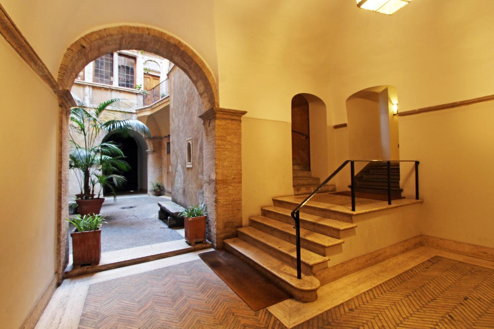 Centro Storico - Palazzo Avila '500 Apartment