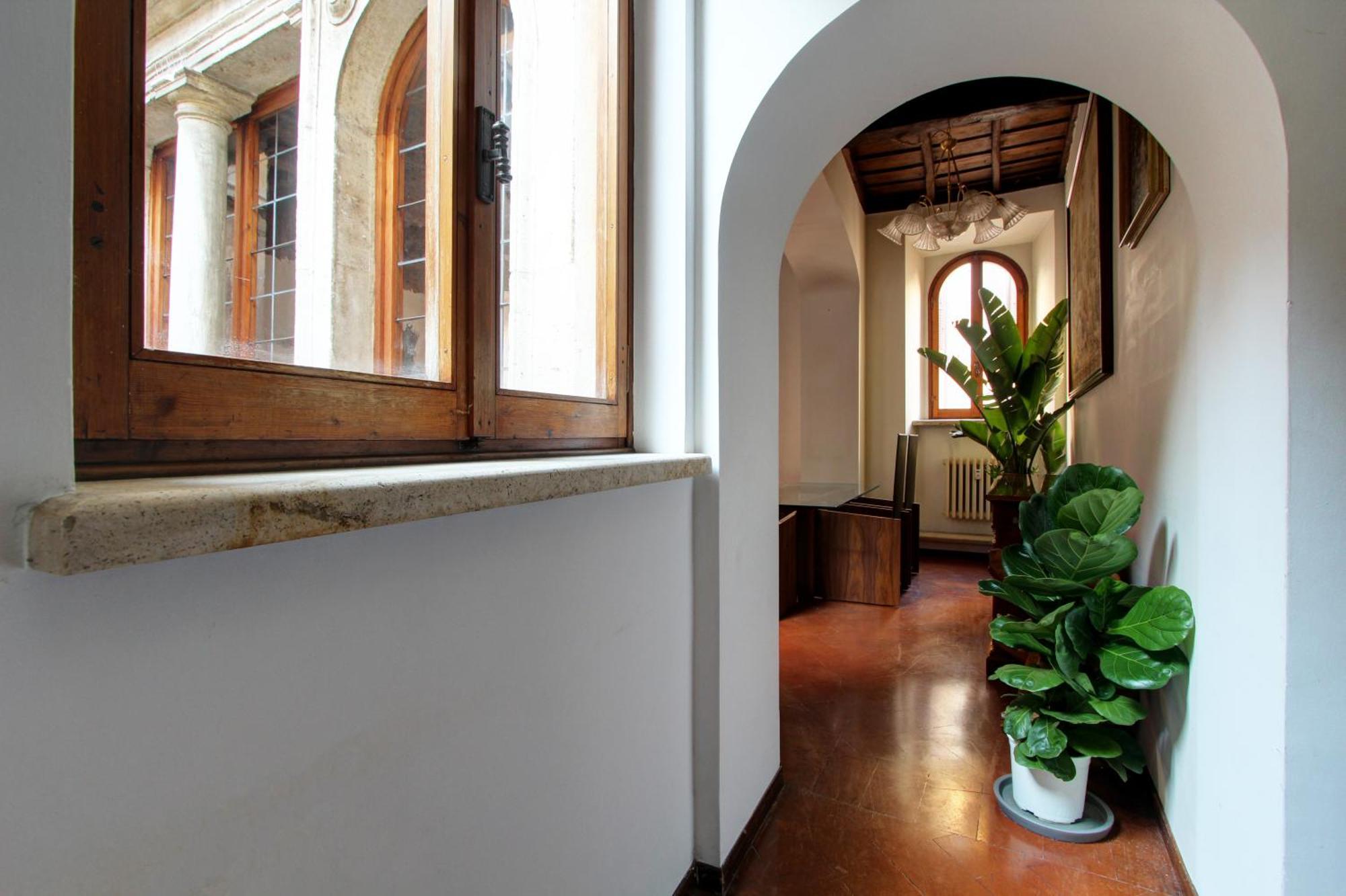Centro Storico - Palazzo Avila '500 Apartment *